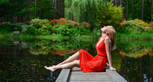 Fabulous Finds: 10 Bright & Cheery Pieces To Pack For A Spring Vacation