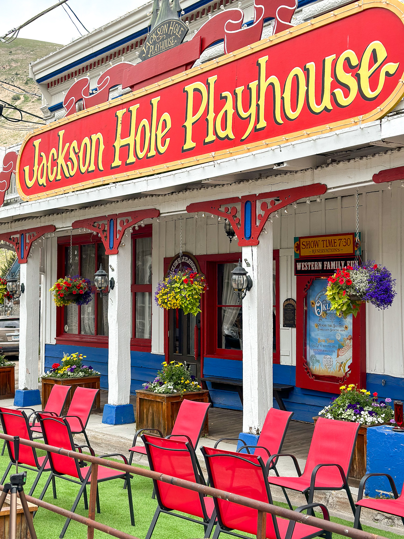 Jackson Hole Wyoming Travel Guide - The Ultimate Outdoor Adventure in the Old Wild West