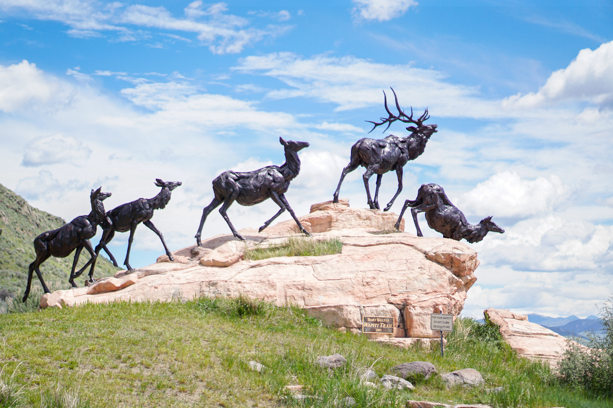 Jackson Hole Wyoming Travel Guide - The Ultimate Outdoor Adventure in the Old Wild West