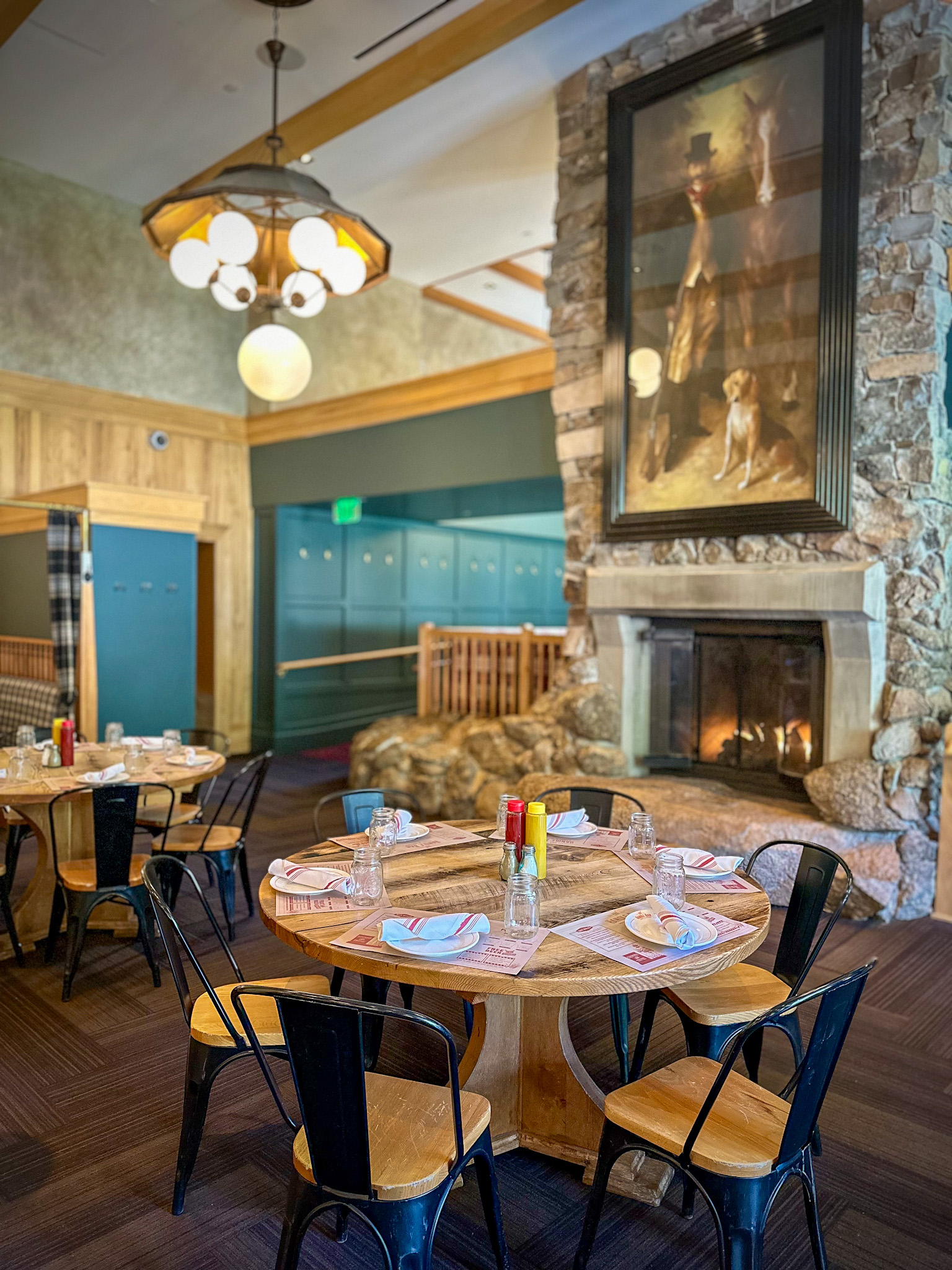 Jackson Hole Wyoming Travel Guide - The Ultimate Outdoor Adventure in the Old Wild West