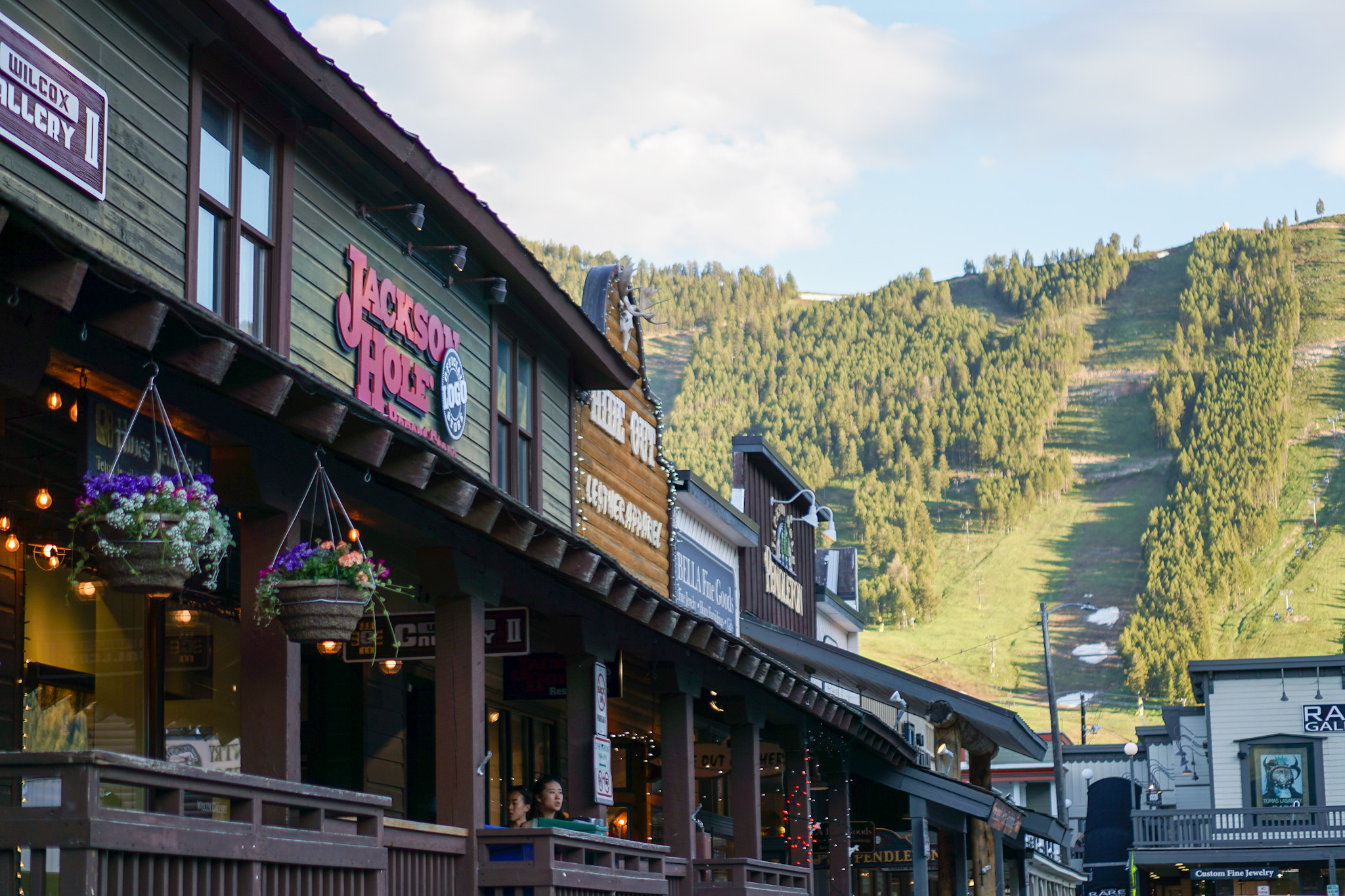 Jackson Hole Wyoming Travel Guide - The Ultimate Outdoor Adventure in the Old Wild West