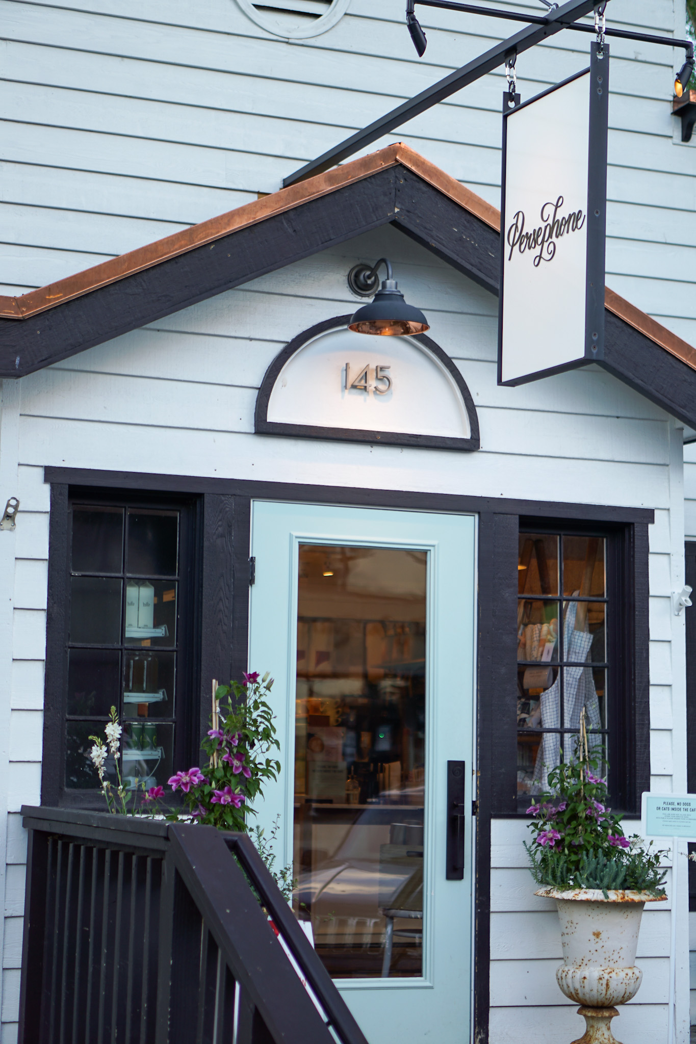 Jackson Hole Wyoming Travel Guide - The Ultimate Outdoor Adventure in the Old Wild West