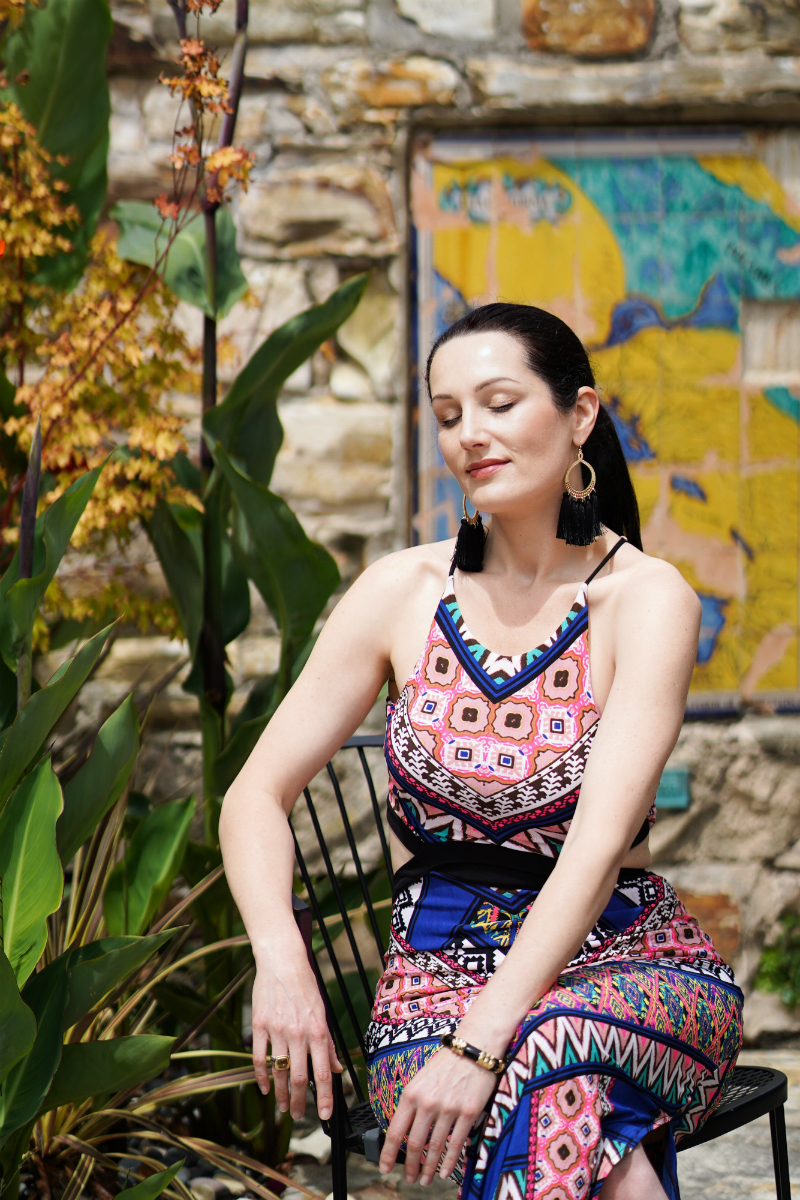 Summer Style Guide: 3 Fun Ways To Style Tropical Prints and Trendy Accessories